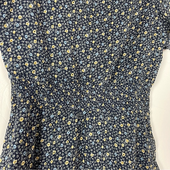 Abercrombie & Fitch Dress Lined Lightweight V‎ Neckline Ditzy Floral All Over - Picture 11 of 12